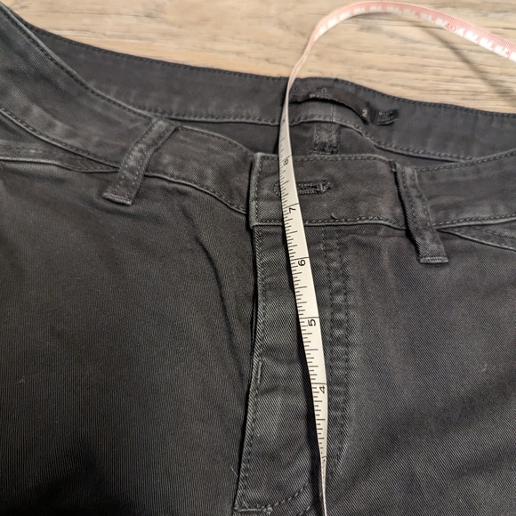 Worn twice, Prana capris, button fly, size 2 - Picture 6 of 7
